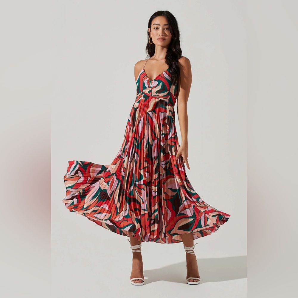 ASTR The Label - Blythe Floral Plisse Midi Dress